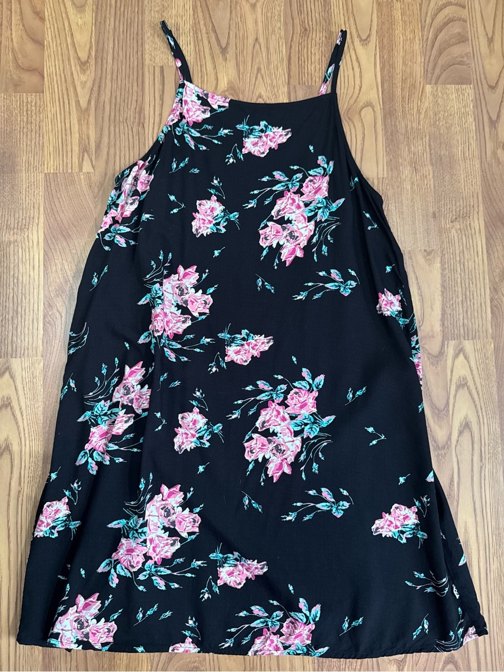 ❤️ Vans Size Small Black Slip Dress with Pink Floral Print (B16)